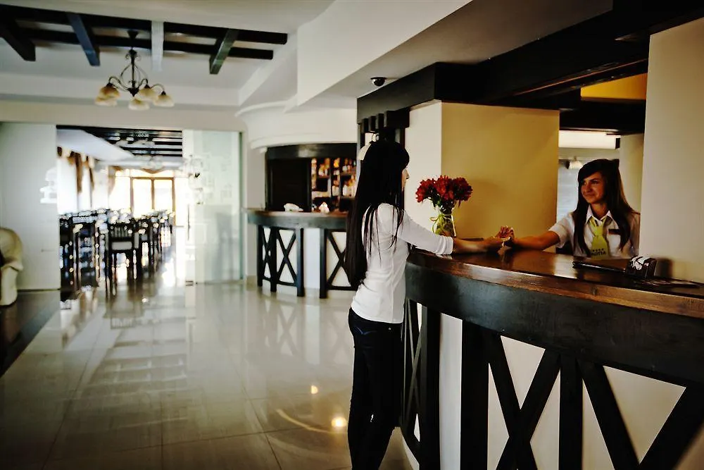 Hotel Kopa - إلفيف 3*,